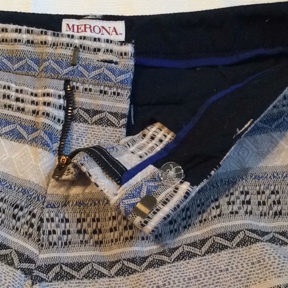 MERONA SHORT SHORTS SIZE - Picture 5 of 5